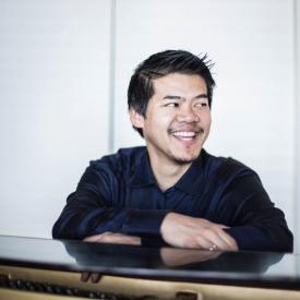 Pianist Winston Choi will perform during a Performing 艺术 Series event.
